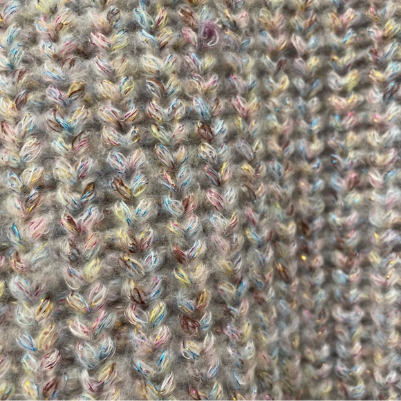 525 Asymmetrical Bubble Sleeve Sweater - Picture 11 of 14